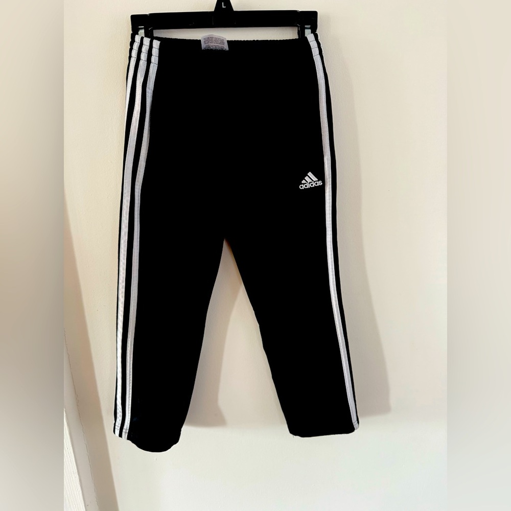 Little boys Adidas pants. Size 6, dark grey. Good condition.